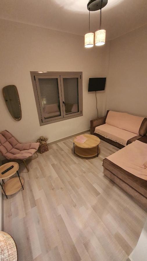 Larry'S Little Place In The Center Of Gytheio Екстериор снимка