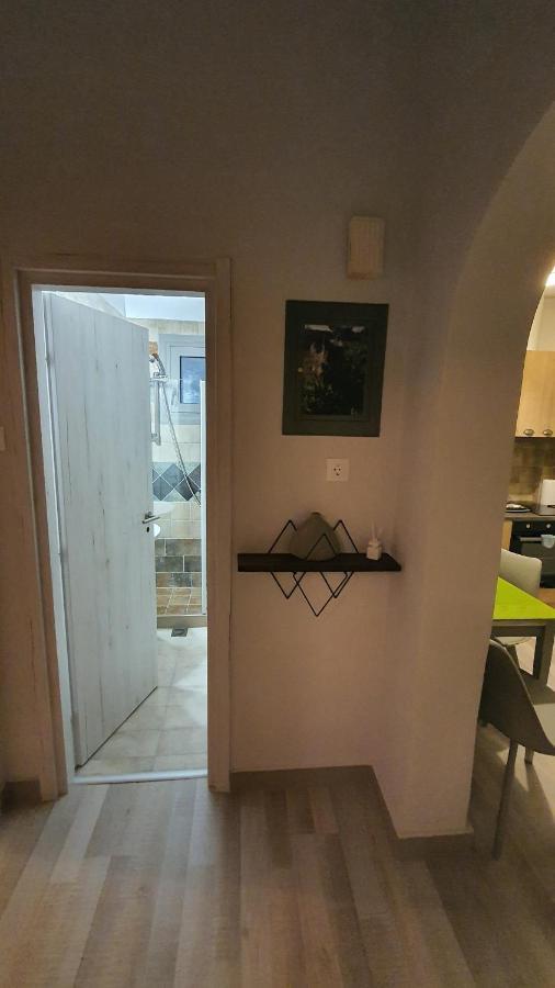 Larry'S Little Place In The Center Of Gytheio Екстериор снимка